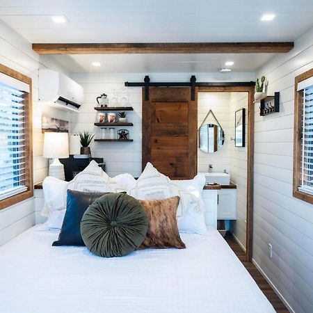 New The Lone Star Shipping Container Villa Fredericksburg Exterior photo